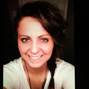 Meet your Posher, Adrienne